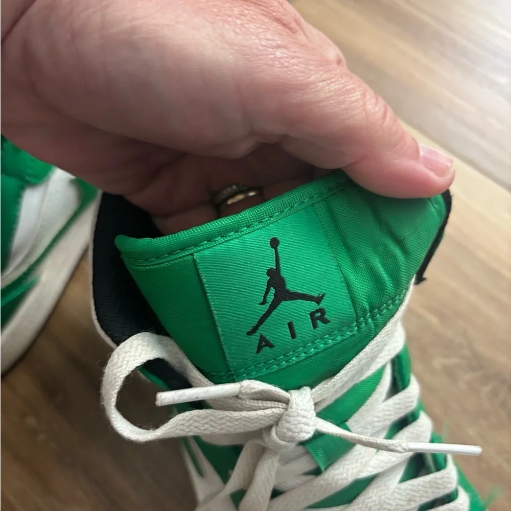 Nike air Jordan Green and White Men's Sneakers